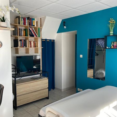 Chez Stella 1 Piece Canape Lit Deux Personnes, Cuisine, Sdb Separee Caylus Luaran gambar
